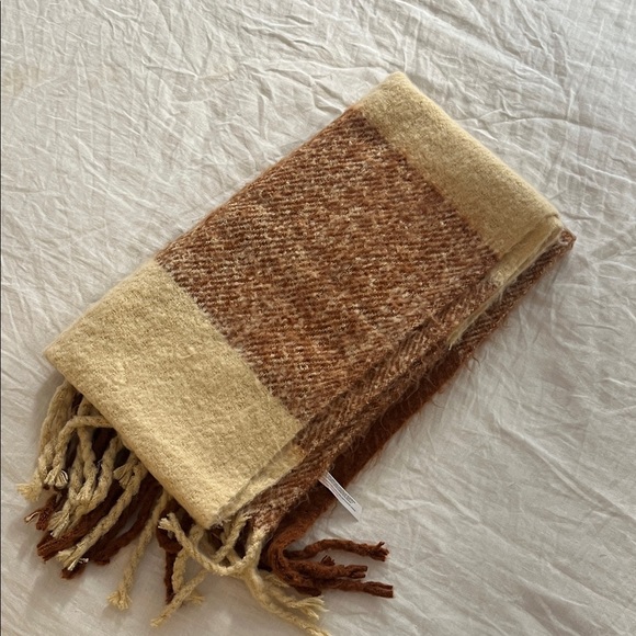 Brown and Cream Scarf - Picture 3 of 6